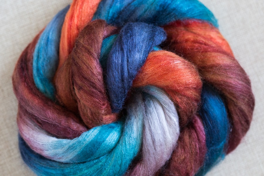 Hand dyed spinning fibre