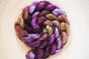 Hand dyed spinning fibre