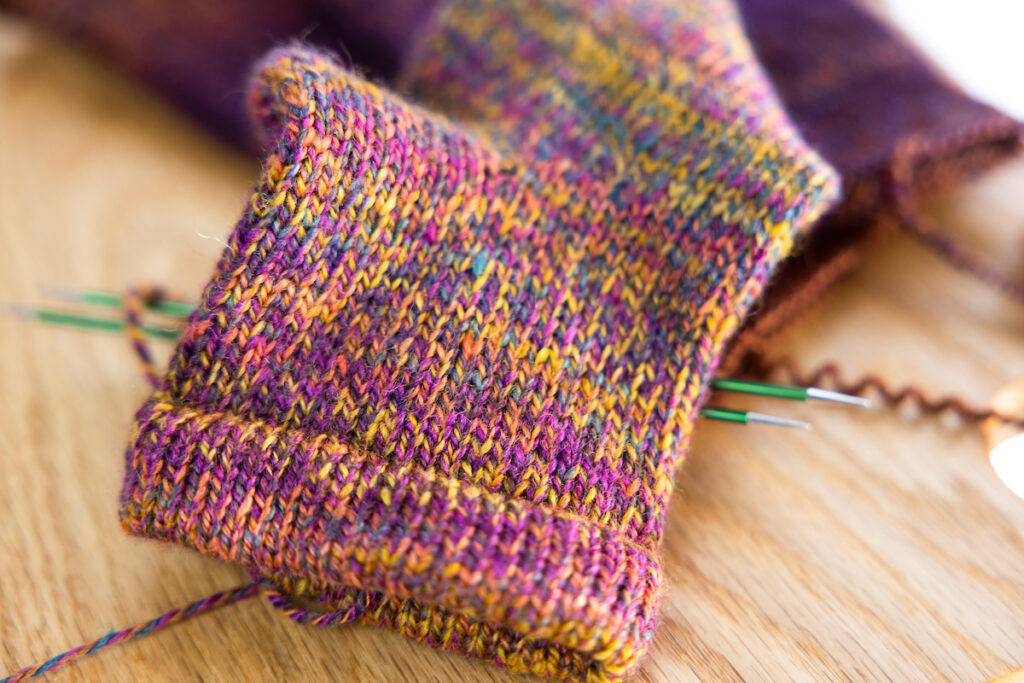 Knitting socks on a circular sock machine (CSM) using handspun yarn